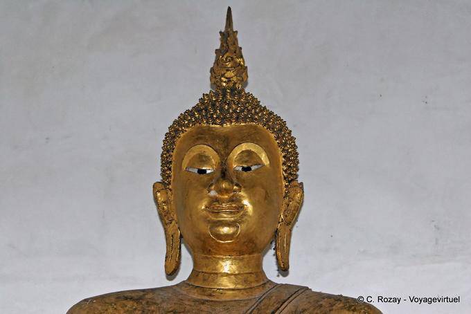 Tempio principale buddista in Sri Rattana Mahathat esso, Phitsanulok - La Tailandia