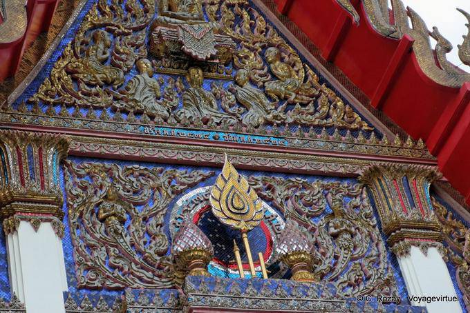 Particolarità decorativa a Wat Chalong a Phuket - La Tailandia