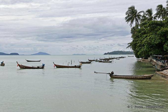 Un'altra vista di Chalong Bay, Phuket - La Tailandia