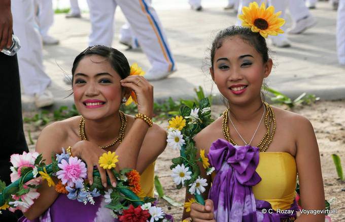 Ragazze di fiore, Festival Patong, Phuket - La Tailandia