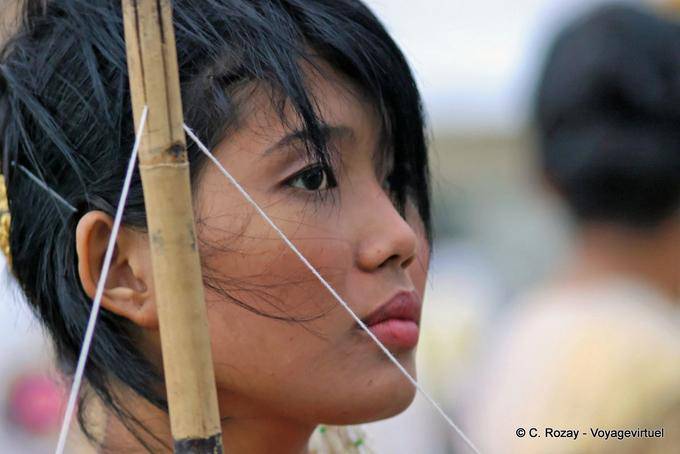 Guardare fisso, Festival Patong, Phuket - La Tailandia