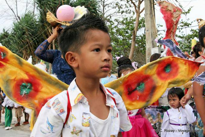 Winged Garçonnnet, Festival Patong, Phuket - La Tailandia