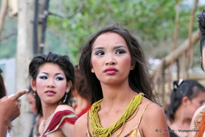 Dito sulle travestiti, Festival Patong, Phuket - La Tailandia