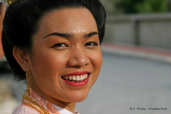 Luminoso sorriso, Festival Patong, Phuket - La Tailandia
