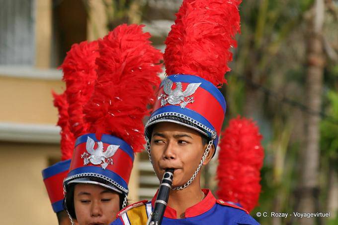 Musicisti plume Festival Patong, Phuket - La Tailandia