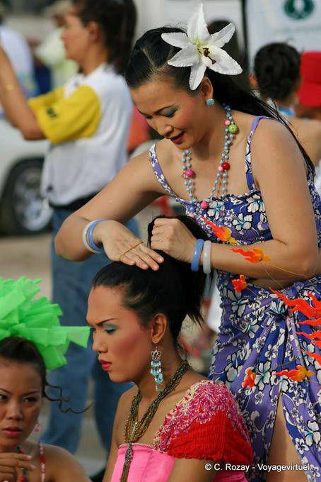 Via parrucchiere, Festival Patong, Phuket - La Tailandia