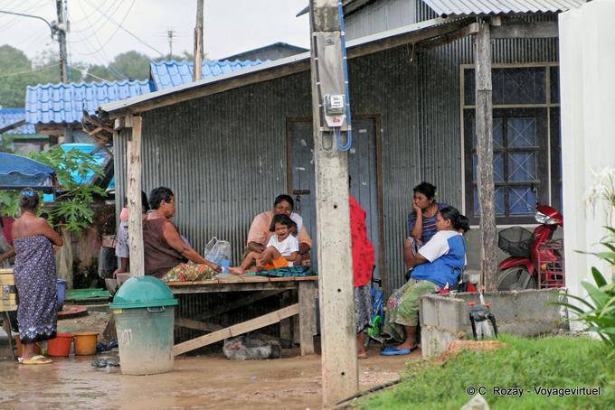 Riunione di famiglia, Phuket Town Gypsy - La Tailandia