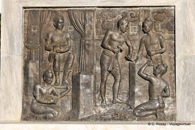 Bassorilievo, tagliapietre, Sukhothai - La Tailandia