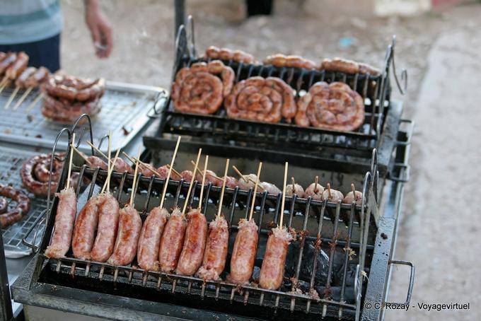 Cuocere mercato salsiccia Sukhothai - La Tailandia