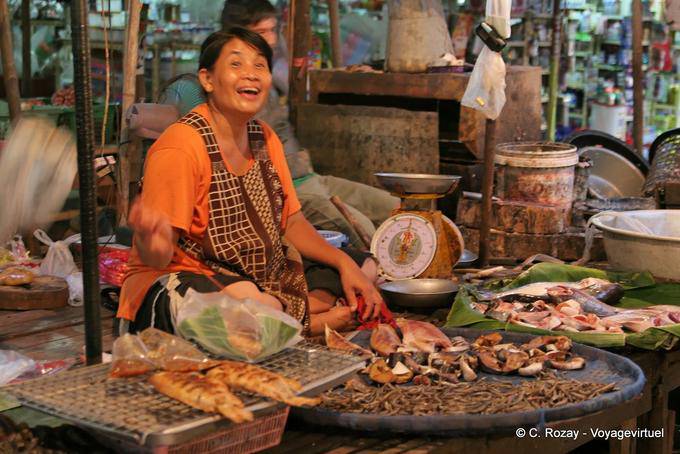 Mercato Risate Sukhothai - La Tailandia