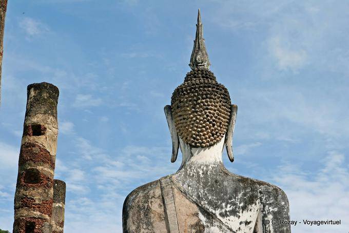 Il piccolo vihan, vista posteriore, Sukhothai, Wat Mahathat - La Tailandia