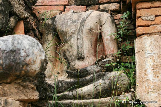 Testa strappato, Sukhothai, Wat Mahathat - La Tailandia