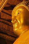 Luang Phor sinistra il profilo di A, Wat Choeng Phanan, Ayutthaya, La Tailandia.