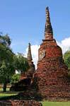 Piccolo chedi danneggiato, il Wat Phra Sri Samphet, Ayutthaya, La Tailandia.