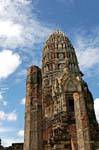 Vista cella del prang, Wat Raj Burana, Ayutthaya, La Tailandia.