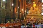 Cerimonia buddista, Wat Pho, Bangkok, La Tailandia.