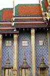 Accanto al Pantheon Reale, Wat Phra Kaew, Bangkok, La Tailandia.