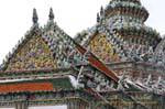 Particolare di vihan Yod, Wat Phra Kaew, Bangkok, La Tailandia.