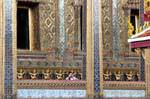 Decorazione esterna di Phra Mondop, Wat Phra Kaew, Bangkok, La Tailandia.