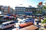 Traffico cittadino, Chiang Mai, La Tailandia.