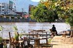 Lungo il fiume Ping, Chiang Mai, La Tailandia.