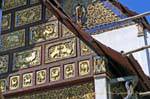 Focus sulla decorazione di Wat Chedi Luang, Chiang Mai Tempio, La Tailandia.