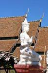 In ginocchio statua, Chiang Mai Tempio, La Tailandia.