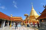 Visita del sito Wat Doi Suthep, Chiang Mai, La Tailandia.