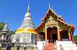 Stupa e Ubosot, Wat Phra Singh, Chiang Mai, La Tailandia.