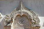 Dettaglio architettonico, Wat Phra Singh, Chiang Mai, La Tailandia.