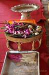 Offerte a vista, il Wat Phra That Lampang Luang, La Tailandia.