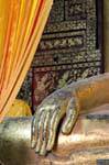Buddha bhumisparsha mano mudra, Lampang, La Tailandia.