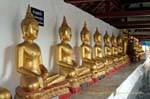 Righe di Buddha, Wat Phra Si Rattana Mahathat, Phitsanulok, La Tailandia.