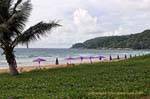 La spiaggia di Patong, Phuket, La Tailandia.
