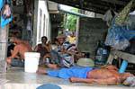 Phuket Town zingaro è l'alcol scorre a fiumi, La Tailandia.