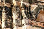 Garuda e serpenti Naga, Sri Sawai, Sukhothai, La Tailandia.