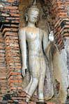 Primo piano del Buddha Abhaya Mudra, Sukhothai, Wat Mahathat, La Tailandia.