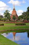 Chedi a forma di campana, Sukhothai, Wat Mahathat, La Tailandia.