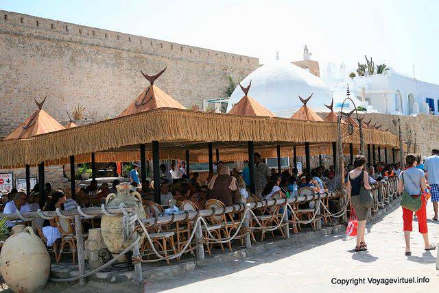Hammamet, coperta bar dietro i bastioni - Tunisia