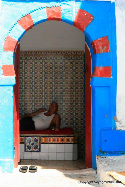 Hammamet, all'ingresso di un hammam nella medina - Tunisia
