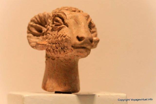 Museo Archeologico Kerkouane, scultura testa di capra - Tunisia