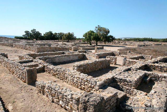 Kerkuane, che domina l'antica città punica - Tunisia