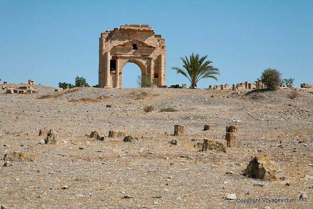 Maktar, Forum, l'Arco di Traiano - Tunisia