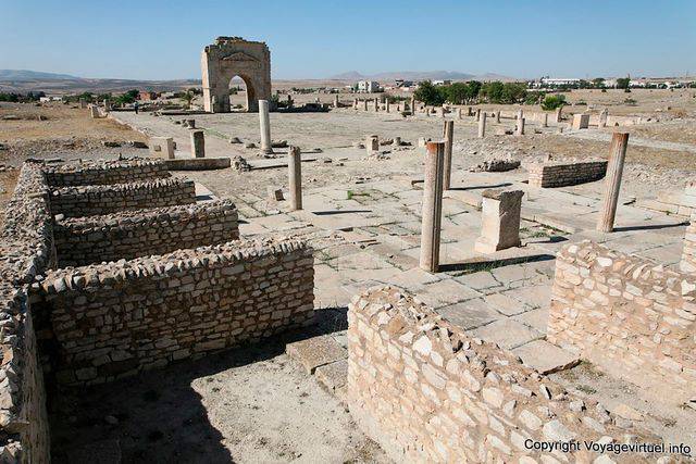 Maktar, Forum, vista generale dal tempio di Hathor Miskar - Tunisia