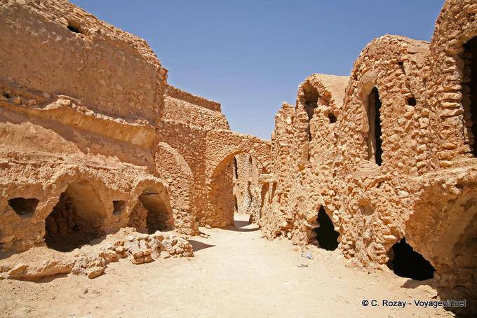 Le rovine del villaggio Ksar Haddada - Tunisia