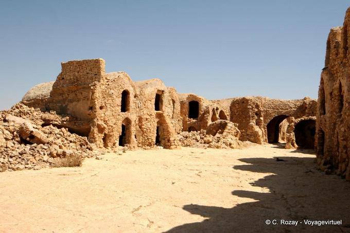 Ghorfas rovinato Ksar Jumaa - Tunisia