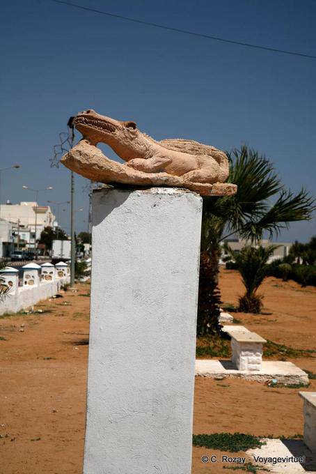 Coccodrillo, scultura, Mahares - Tunisia