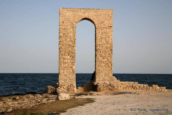 Vicino l'Arco Cothon fenicia, Mahdia Cap Africa - Tunisia
