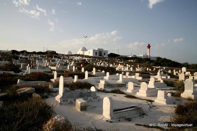 Di luce e ombra giochi sul cimitero, Mahdia Cap Africa - Tunisia