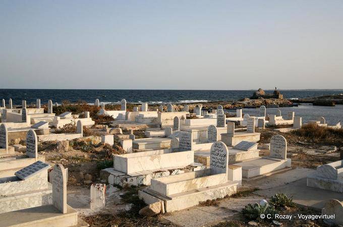 Iscrizioni sulle tombe vicino al vecchio porto Fatimidi, Mahdia Cap Africa - Tunisia